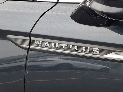 Used 2022 Lincoln Nautilus FWD image 31