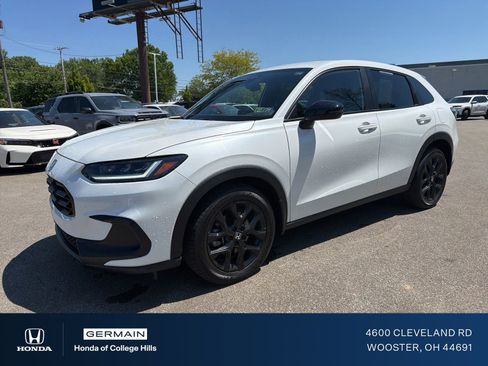 Used 2023 Honda HR-V Sport image 1
