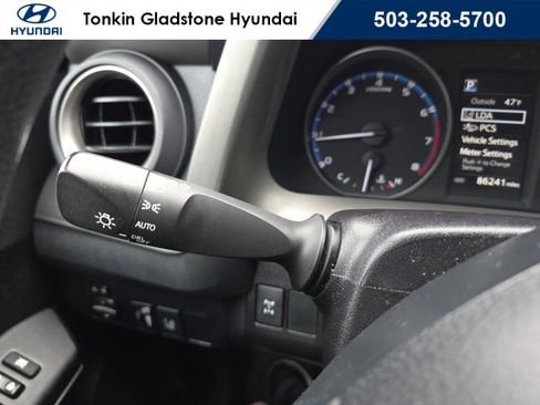 Used 2017 Toyota RAV4 LE image 14