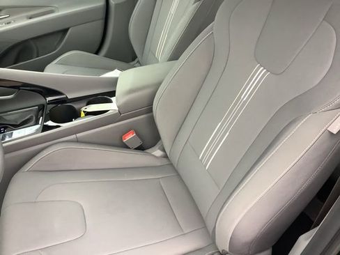 Certified 2025 Hyundai Elantra Blue image 19