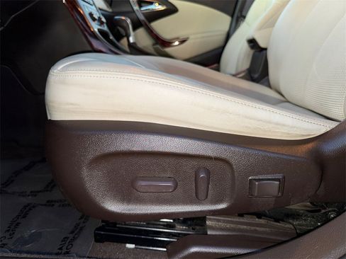 Used 2016 Buick Verano w/ Comfort Package image 10