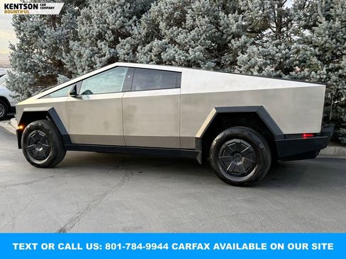 Used 2024 Tesla Cybertruck AWD Crew Cab image 5