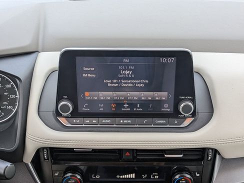 Used 2022 Nissan Rogue SV w/ SV Premium Package image 19