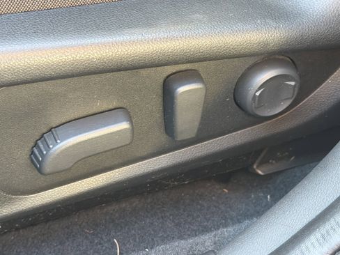 Used 2024 Subaru Crosstrek 2.0i Premium image 25