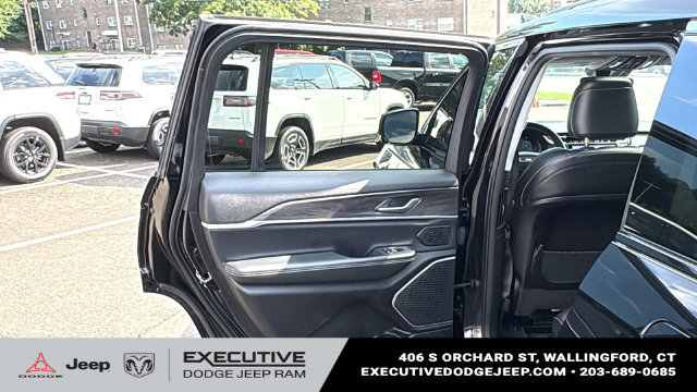 Used 2021 Jeep Grand Cherokee L Limited AWD/4WD image 22