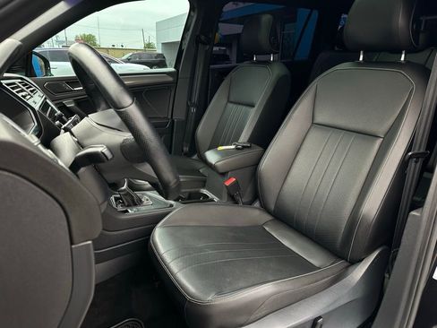 Used 2022 Volkswagen Tiguan SE R-Line FWD image 14