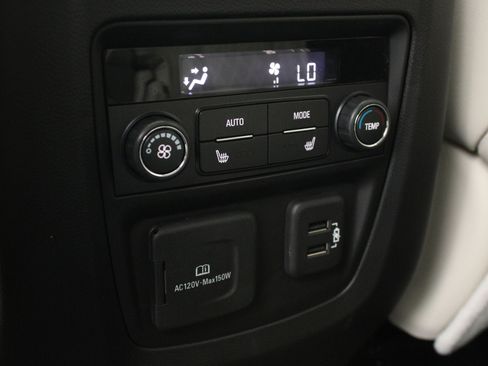 Used 2022 Buick Enclave Avenir AWD/4WD image 20