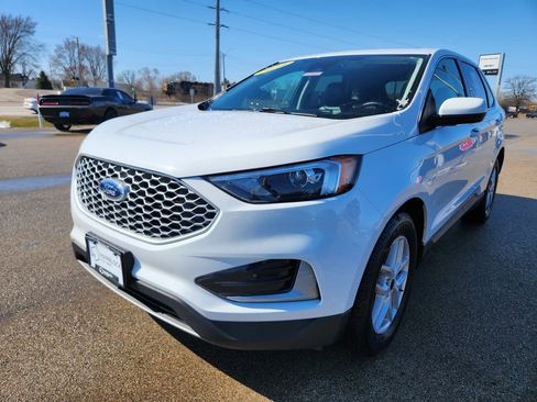 Used 2024 Ford Edge SEL AWD/4WD image 4