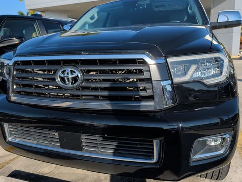 Used 2020 Toyota Sequoia Limited w/ Safety & Convenience Package image 6