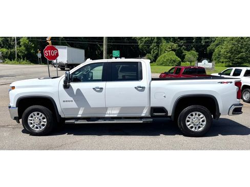 Used 2023 Chevrolet Silverado 2500 LTZ image 3
