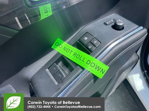 Used 2023 Toyota Highlander Platinum AWD/4WD image 19