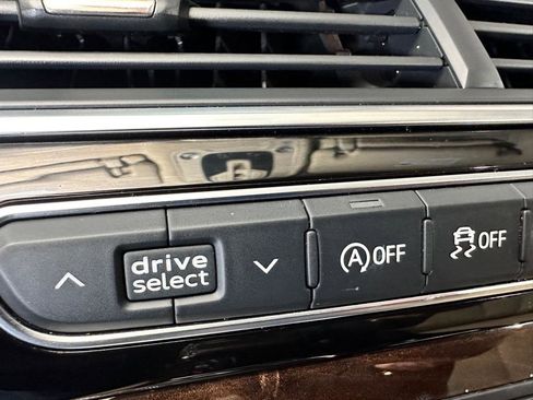 Used 2017 Audi Q7 3.0T Premium image 21