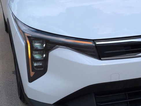 Used 2025 Kia K4 FWD image 11