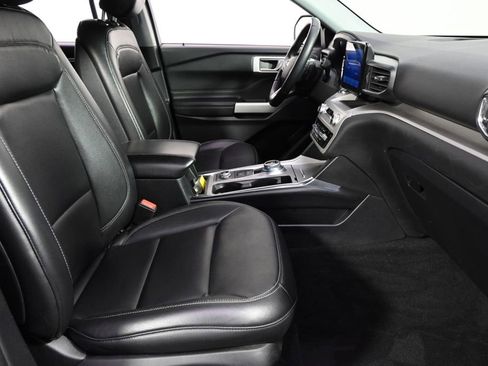 Used 2020 Ford Explorer XLT w/ Equipment Group 202A image 16