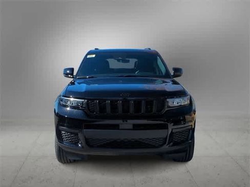 New 2025 Jeep Grand Cherokee L Altitude image 3