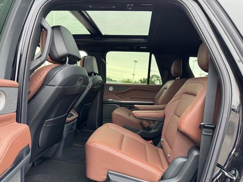 New 2025 Lincoln Navigator L Reserve image 10