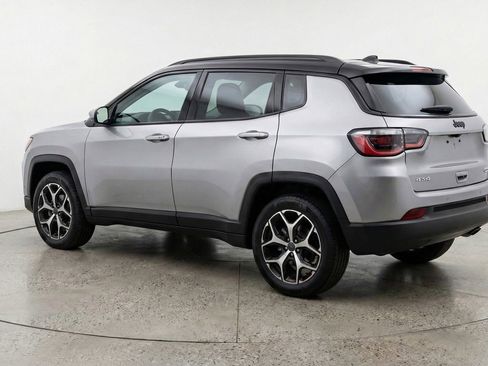 Used 2025 Jeep Compass Limited image 6