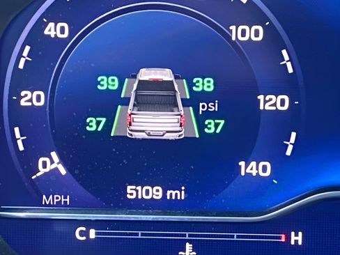 Used 2025 Chevrolet Silverado 1500 LT Trail Boss w/ LT Trail Boss Premium Package image 2