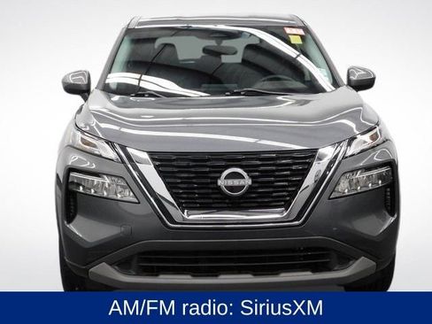 Used 2023 Nissan Rogue SV image 3