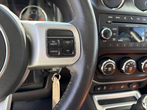 Used 2018 Jeep Grand Cherokee Limited AWD/4WD image 26