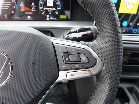 New 2026 Volkswagen Tiguan SE R-Line image 17