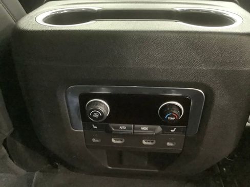 Used 2021 Chevrolet Tahoe Z71 w/ Luxury Package AWD/4WD image 38