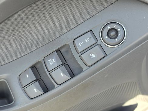 Used 2013 Hyundai Elantra GLS w/ Preferred Pkg image 19