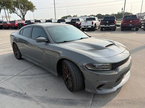 Used 2018 Dodge Charger SRT Hellcat w/ Harman/Kardon Audio Group RWD image 5