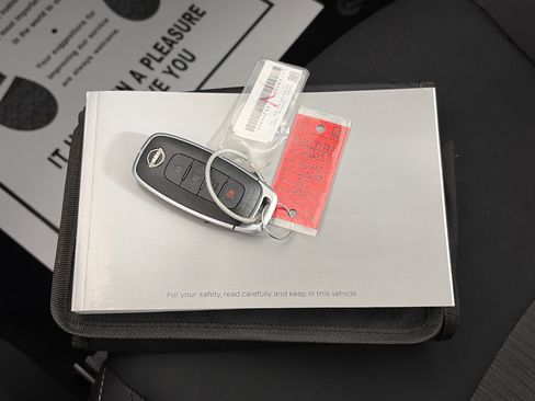 Used 2025 Nissan Sentra SV image 30