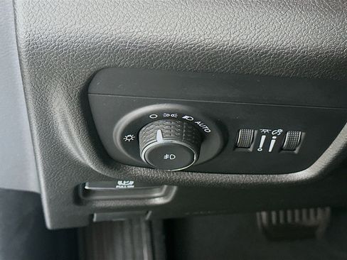 Used 2023 Jeep Grand Cherokee Limited AWD/4WD image 16