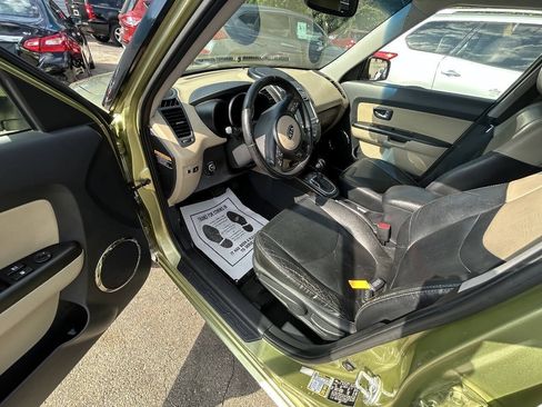 Used 2012 Kia Soul ! w/ Premium Pkg FWD image 6