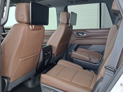 Used 2021 Chevrolet Tahoe High Country w/ Premium Package AWD/4WD image 25