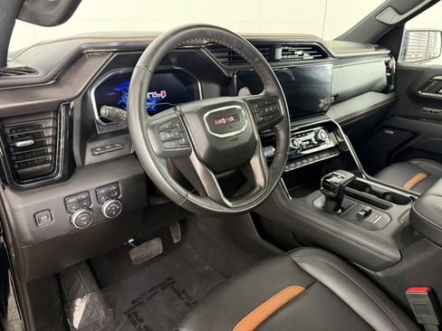 Used 2025 GMC Sierra 1500 AT4 w/ Technology Package AWD/4WD image 17