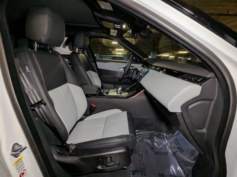 New 2026 Land Rover Range Rover Velar Dynamic SE image 17