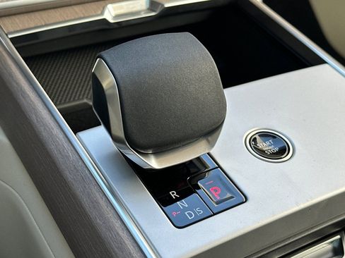 New 2025 Land Rover Range Rover SE image 22