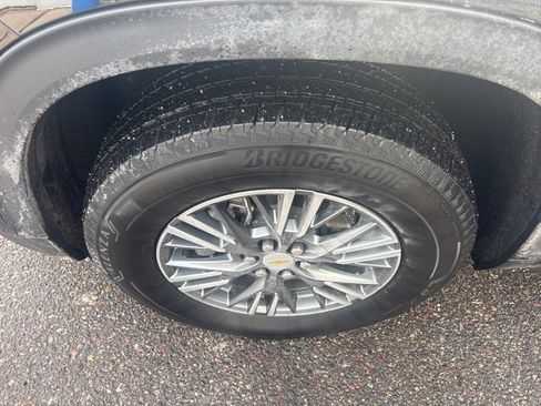 Used 2025 Chevrolet Traverse LT image 26