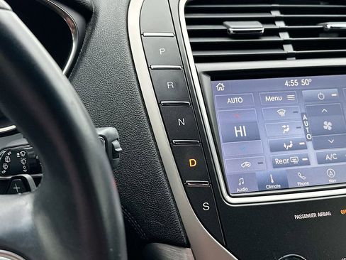 Used 2020 Lincoln Nautilus Standard w/ Equipment Group 101A image 22