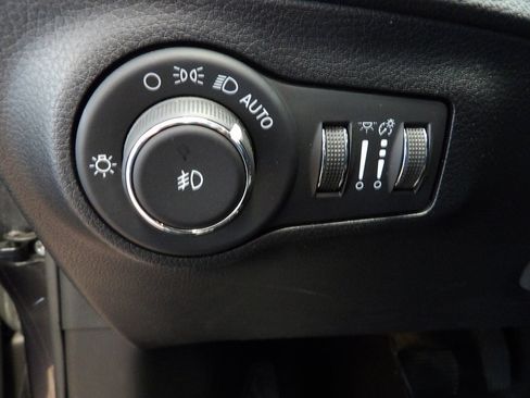 Used 2021 Jeep Compass Latitude AWD/4WD image 26