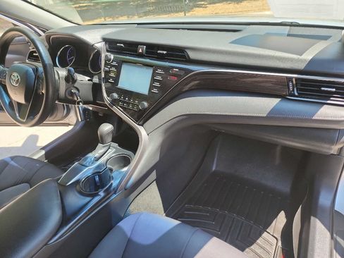 Used 2019 Toyota Camry LE FWD image 36