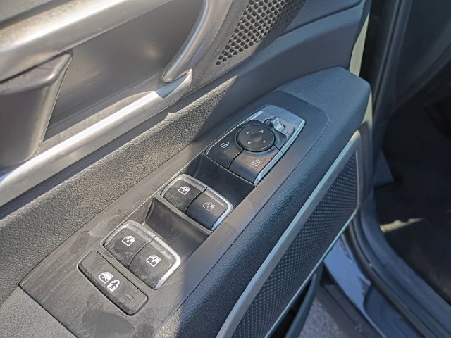 Used 2025 Kia Telluride S FWD image 12