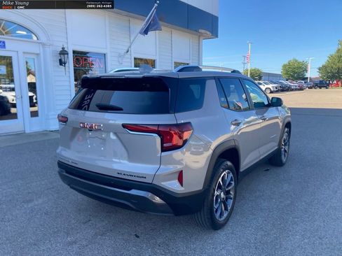Used 2025 GMC Terrain Elevation w/ Elevation Premium Package AWD/4WD image 5