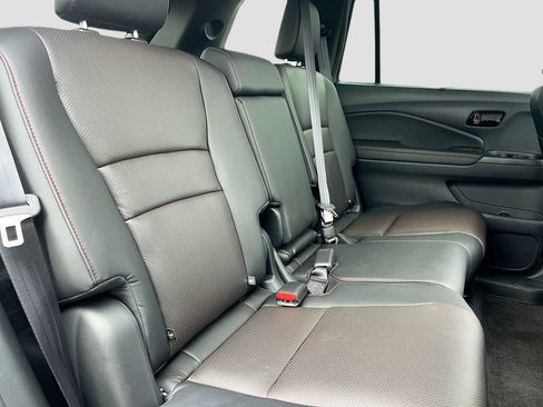 Used 2024 Honda Passport Black Edition image 29