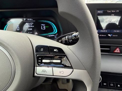 New 2026 Hyundai Elantra Hybrid FWD image 11