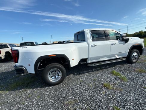 New 2026 GMC Sierra 3500 SLT w/ SLT Premium Package AWD/4WD image 19
