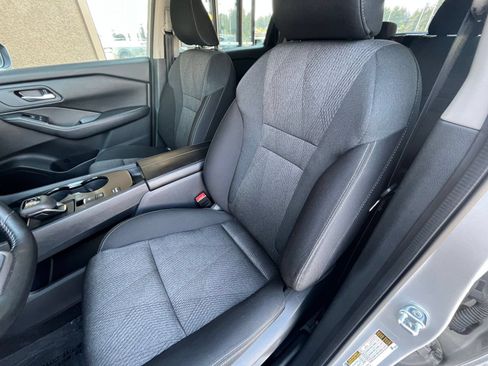 Used 2025 Nissan Rogue SV FWD image 33