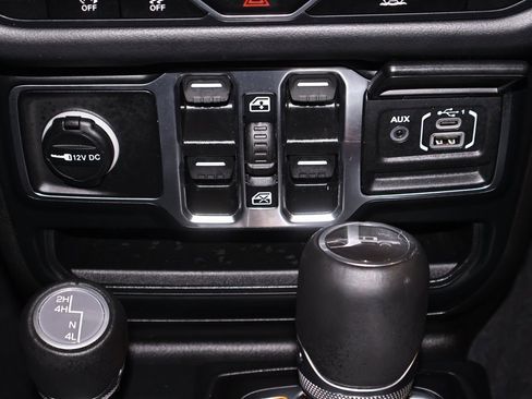 Used 2025 Jeep Gladiator Sport image 28