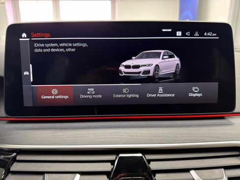 Used 2021 BMW 540i xDrive w/ M Sport Package image 22