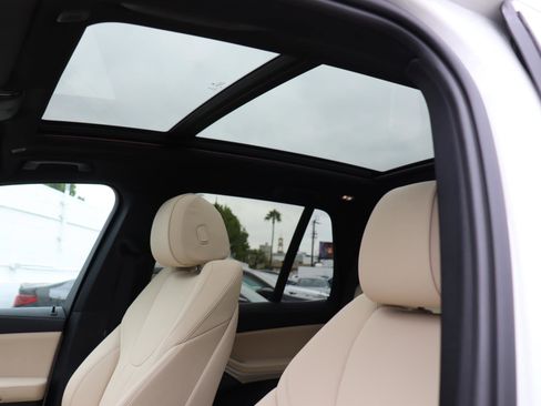 Used 2021 BMW X5 sDrive40i w/ Premium Package image 19