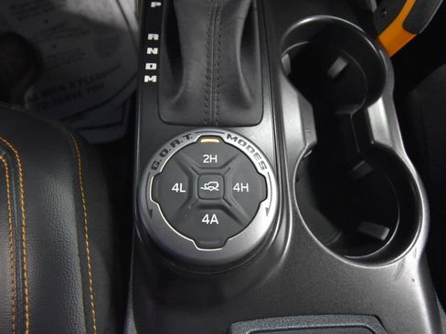 Used 2023 Ford Bronco Badlands w/ Sasquatch Package image 20