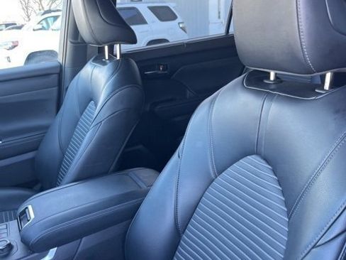 Used 2023 Toyota Highlander XSE image 9